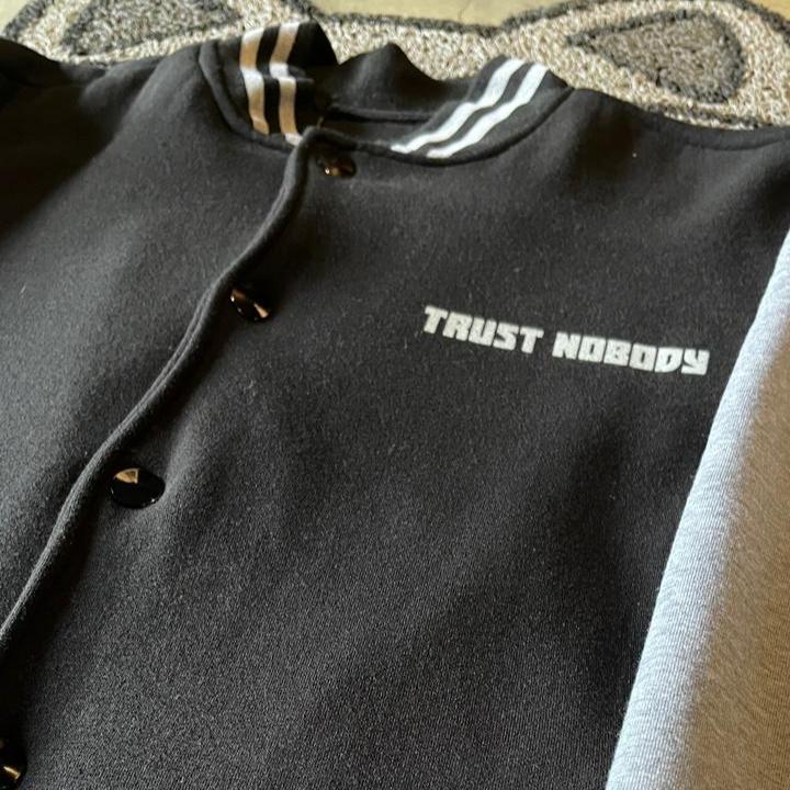 Chamarra Team No Mercy