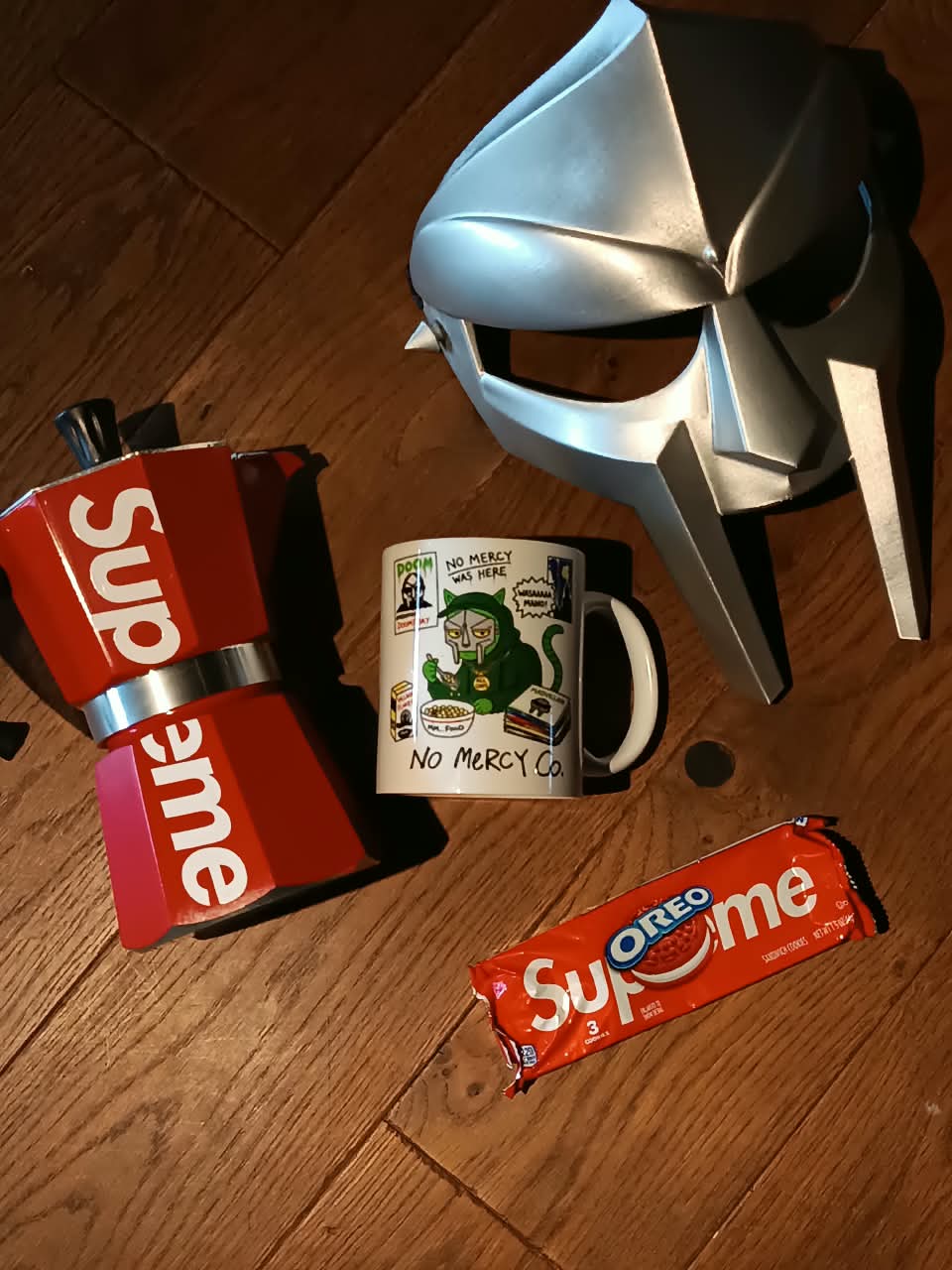 VILLAIN FLAKES MUG